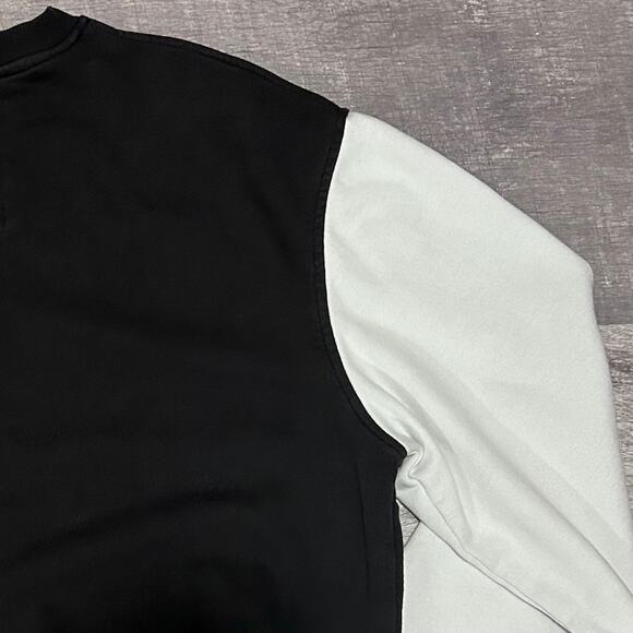 GDS University Iowa Hawkeyes Sweatshirt Womens M Black White Cotton Distressed - Picture 5 of 8